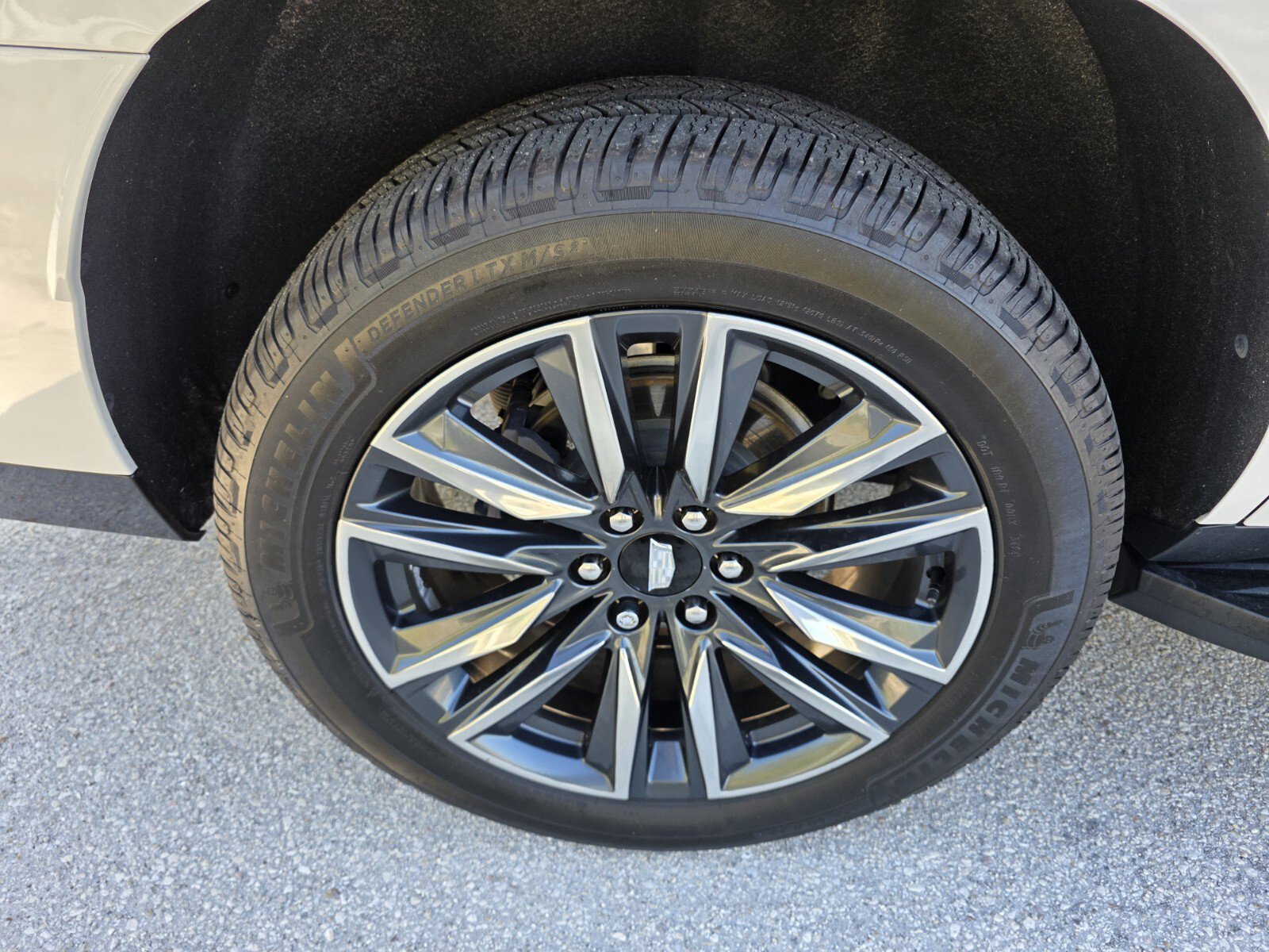 Used 2022 Cadillac Escalade Sport Platinum RWD image 9