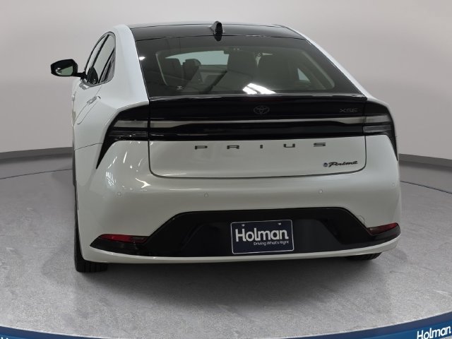 Used 2024 Toyota Prius Prime FWD image 6