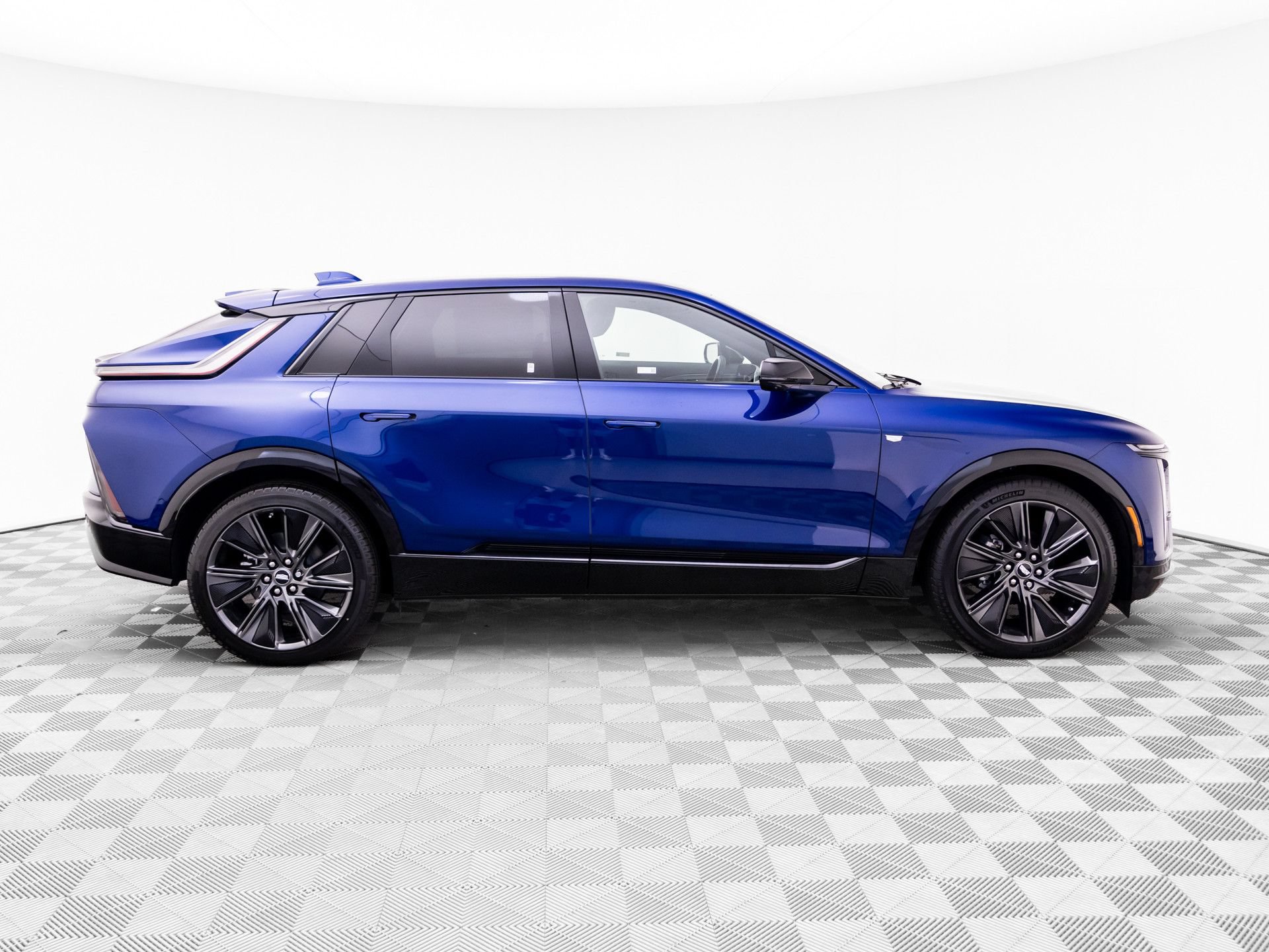 New 2027 Cadillac Lyriq Signature Sport AWD/4WD image 6