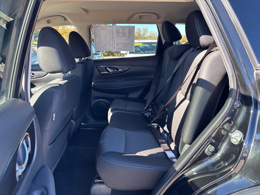 Used 2019 Nissan Rogue SV AWD/4WD image 14