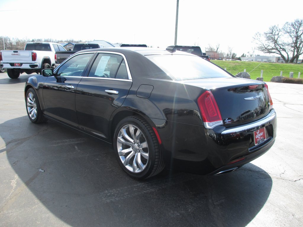 Used 2018 Chrysler 300 Limited w/ Safetytec Plus Group image 6