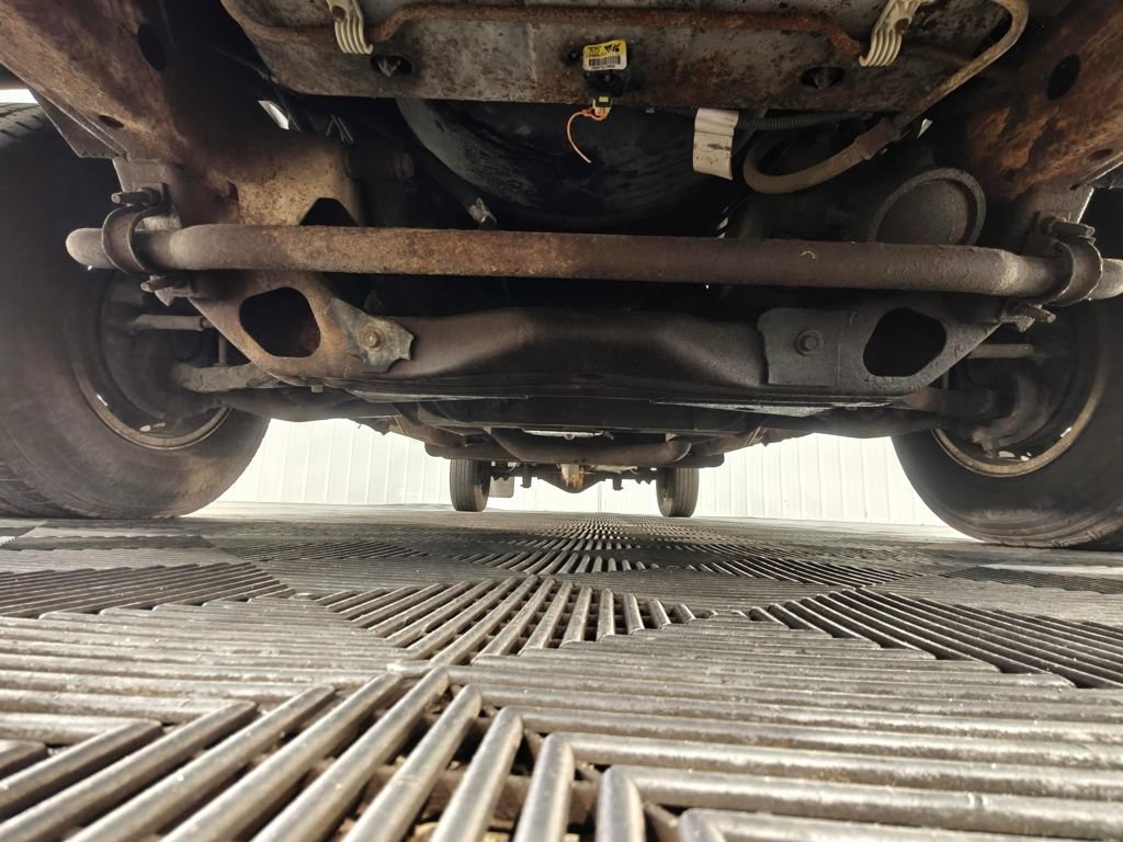 Used 2004 Chevrolet Express 3500 RWD image 37