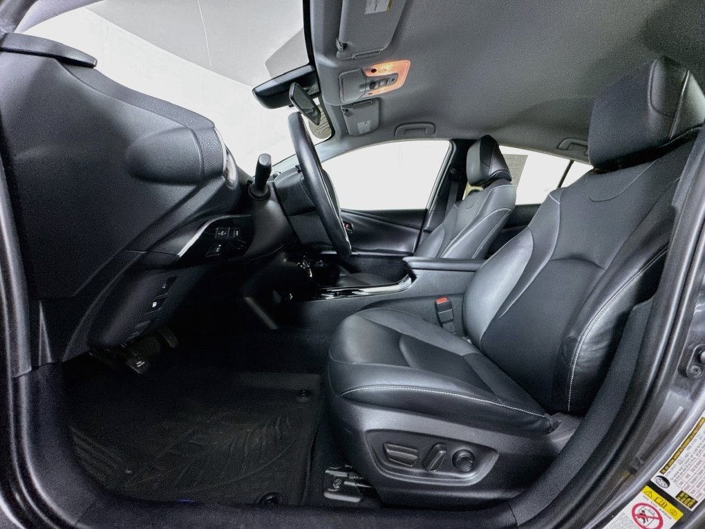 Used 2020 Toyota Prius Prime XLE FWD image 12