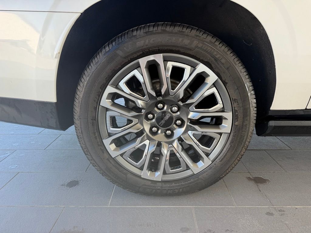 Used 2023 GMC Yukon XL Denali Ultimate w/ LPO, Floor Liner Package image 14