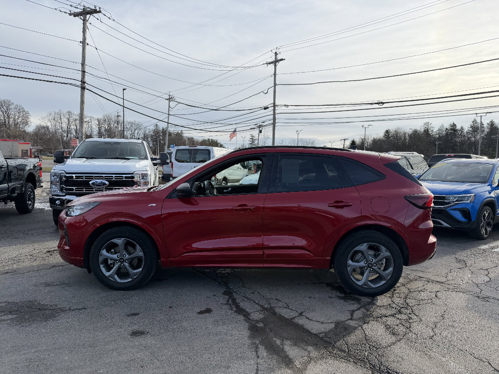 Certified 2023 Ford Escape ST-Line w/ Tech Pack #1 AWD/4WD image 4