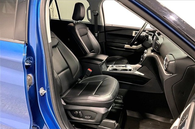 Used 2020 Ford Explorer XLT w/ Equipment Group 202A image 30