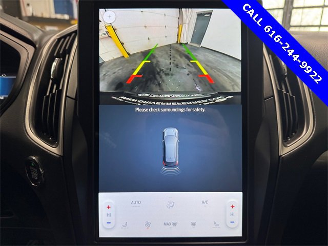 Used 2023 Ford Edge SEL image 15