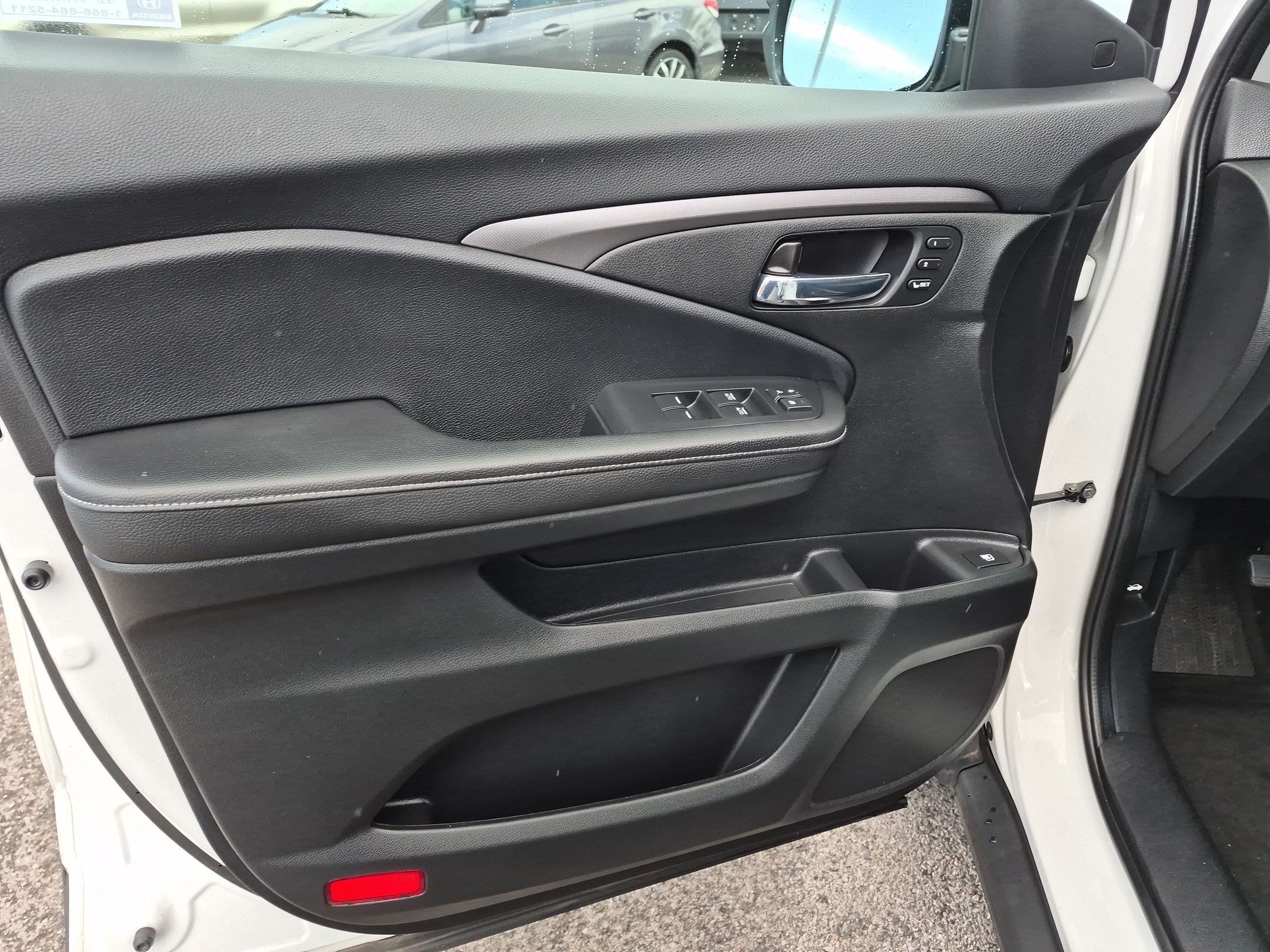 Certified 2025 Honda Ridgeline RTL image 14