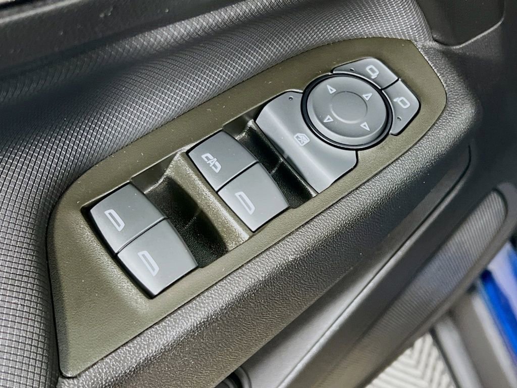 Used 2023 Chevrolet Equinox RS w/ RS Leather Package image 34