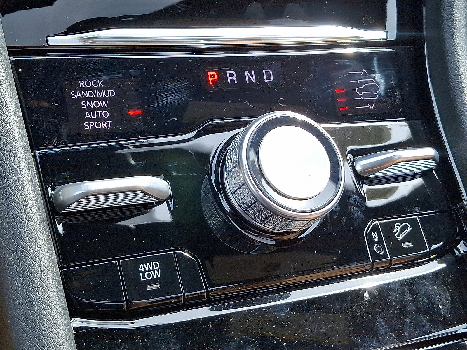 New 2025 Jeep Grand Cherokee L Summit w/ Luxury Tech Group V image 12