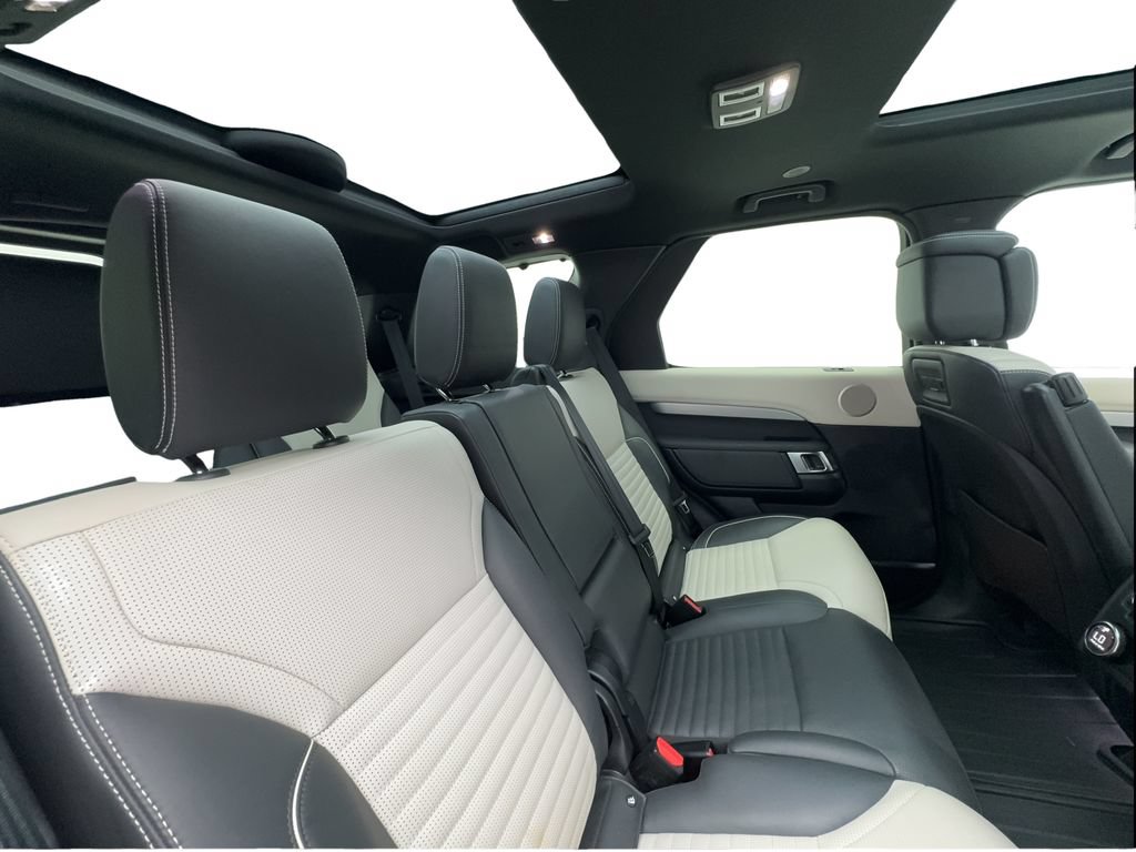 Used 2023 Land Rover Discovery HSE R-Dynamic AWD/4WD image 30