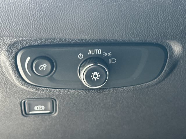 Used 2023 GMC Terrain SLE w/ Driver Convenience Package AWD/4WD image 23