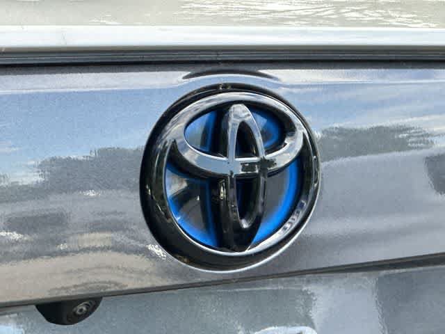 Used 2022 Toyota RAV4 XSE AWD/4WD image 25