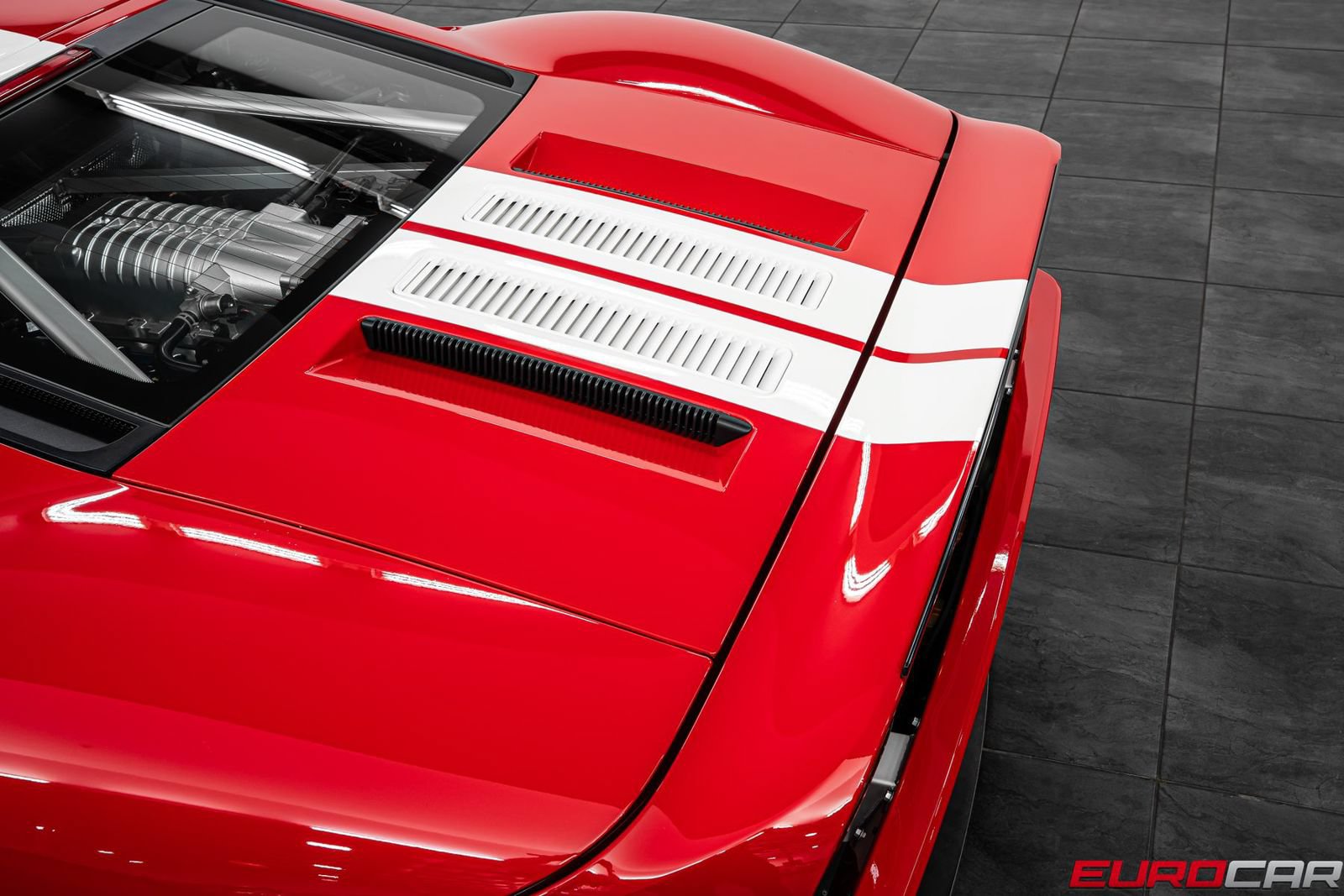 Used 2005 Ford GT RWD image 18