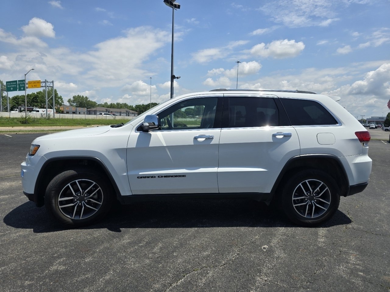 Used 2021 Jeep Grand Cherokee Limited AWD/4WD image 14