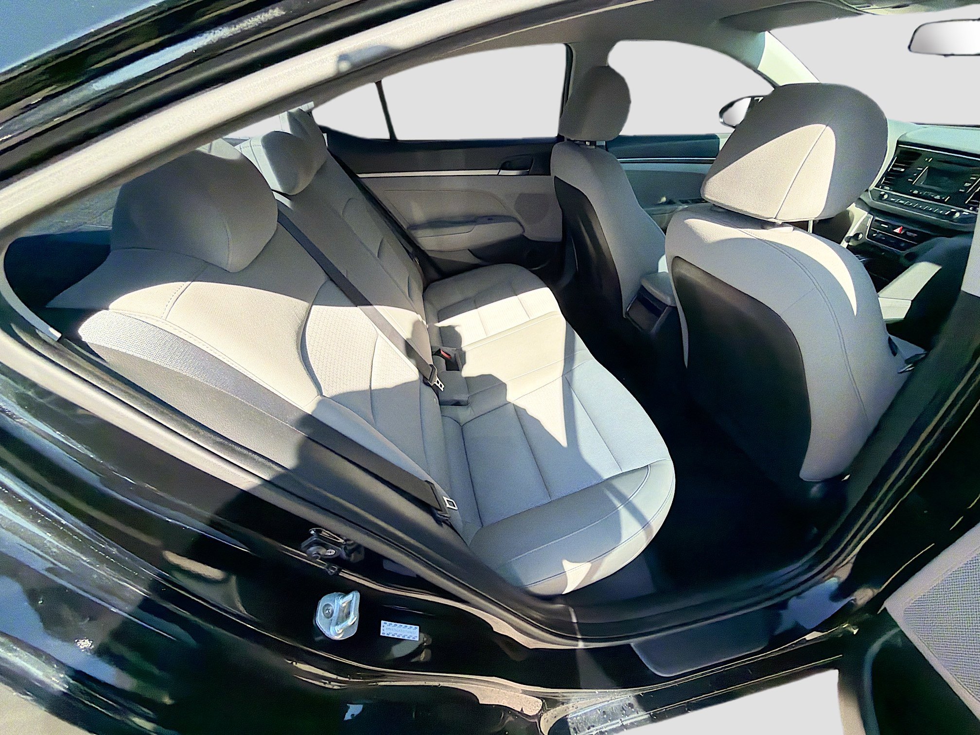 Used 2017 Hyundai Elantra SE image 24