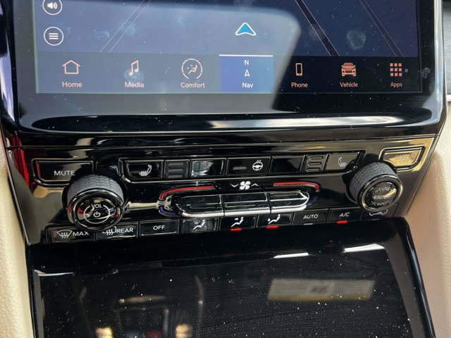 Used 2023 Jeep Grand Cherokee 4WD 4xe image 30