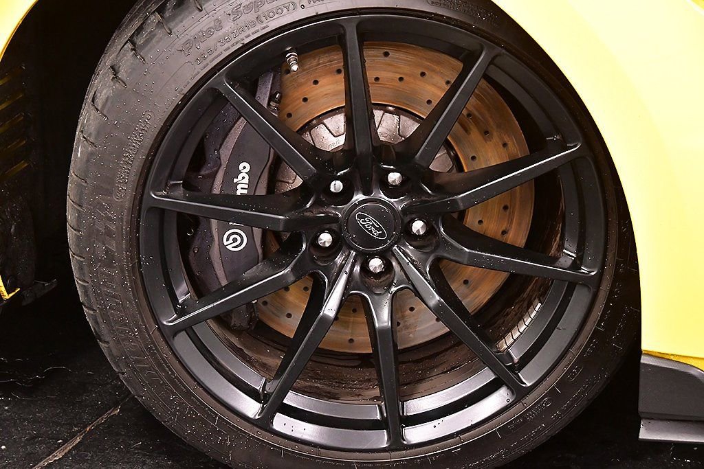 Used 2016 Ford Mustang Shelby GT350 w/ Track Package image 9