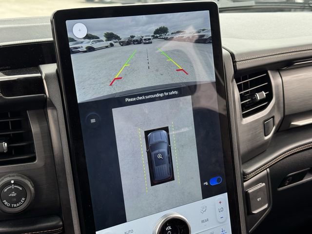 Used 2023 Ford Expedition Platinum image 17