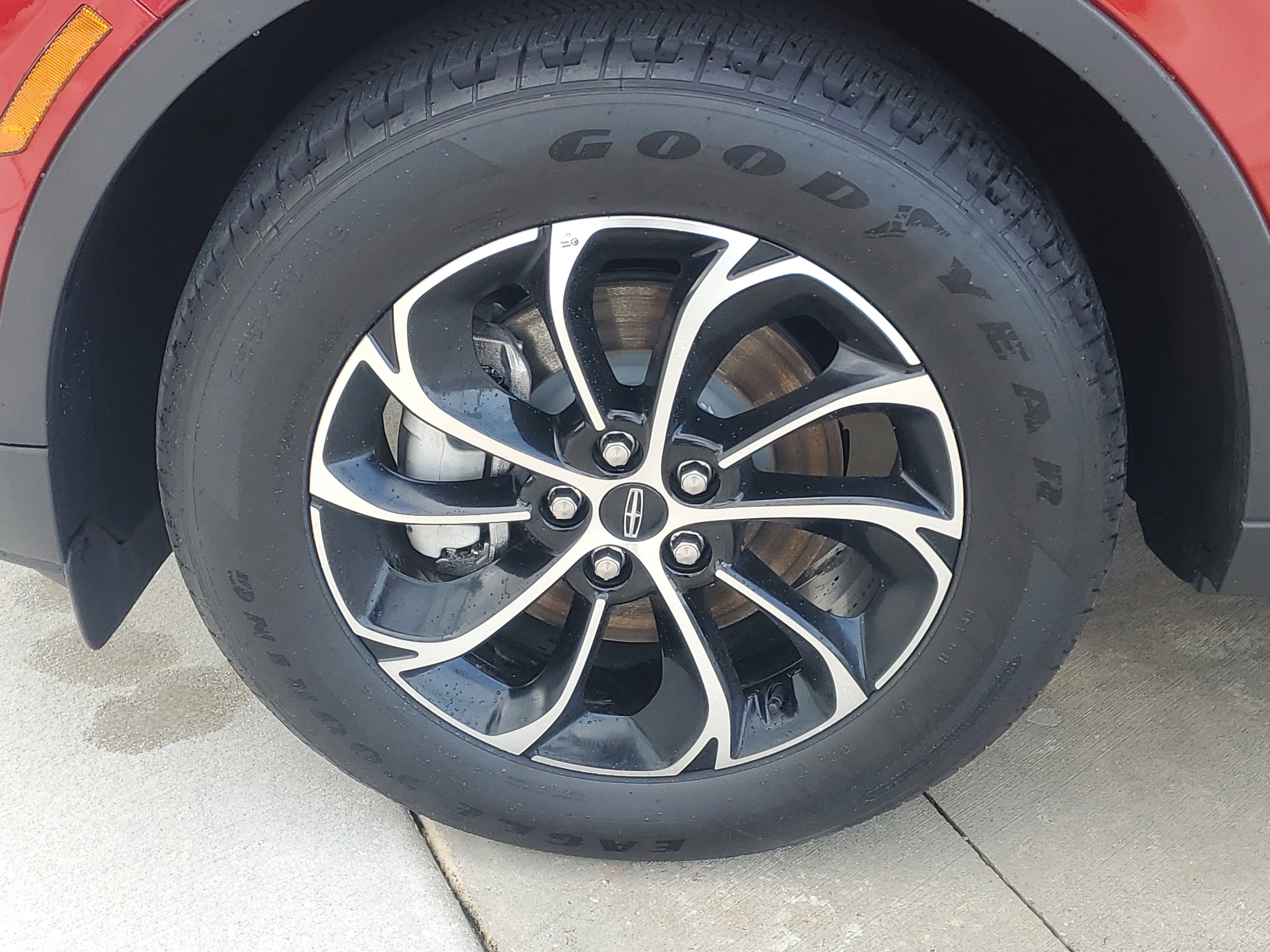 Used 2025 Lincoln Nautilus Premier image 6