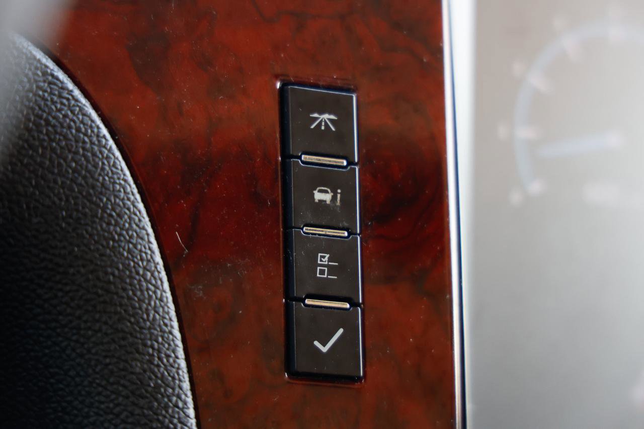 Used 2012 Cadillac Escalade ESV Luxury image 37