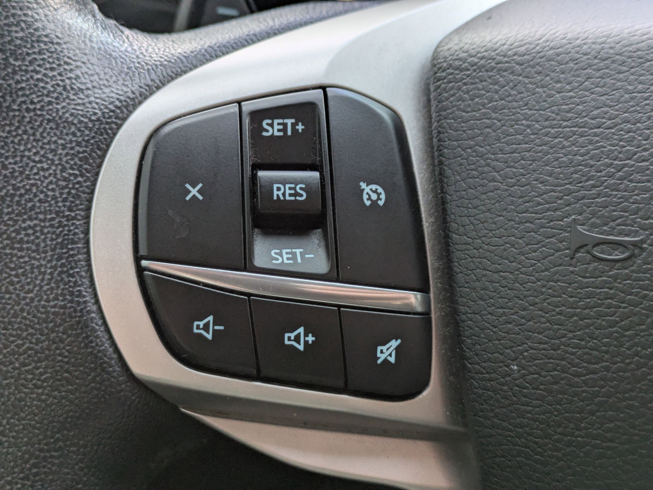 Used 2020 Ford Explorer XLT w/ Comfort Package image 15