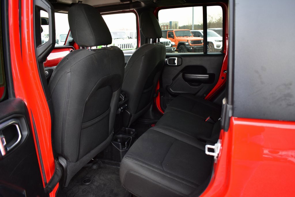 Used 2021 Jeep Gladiator Sport image 21