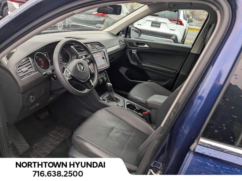 Used 2021 Volkswagen Tiguan SE image 9