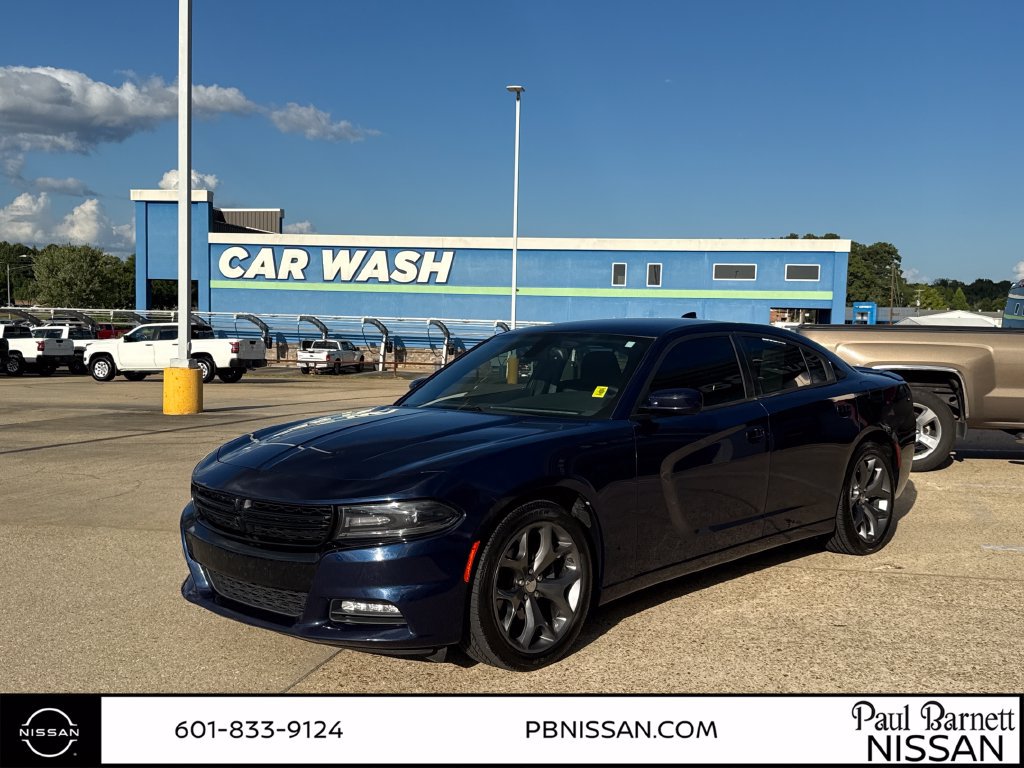 Used 2016 Dodge Charger SXT w/ Rallye Group RWD image 2