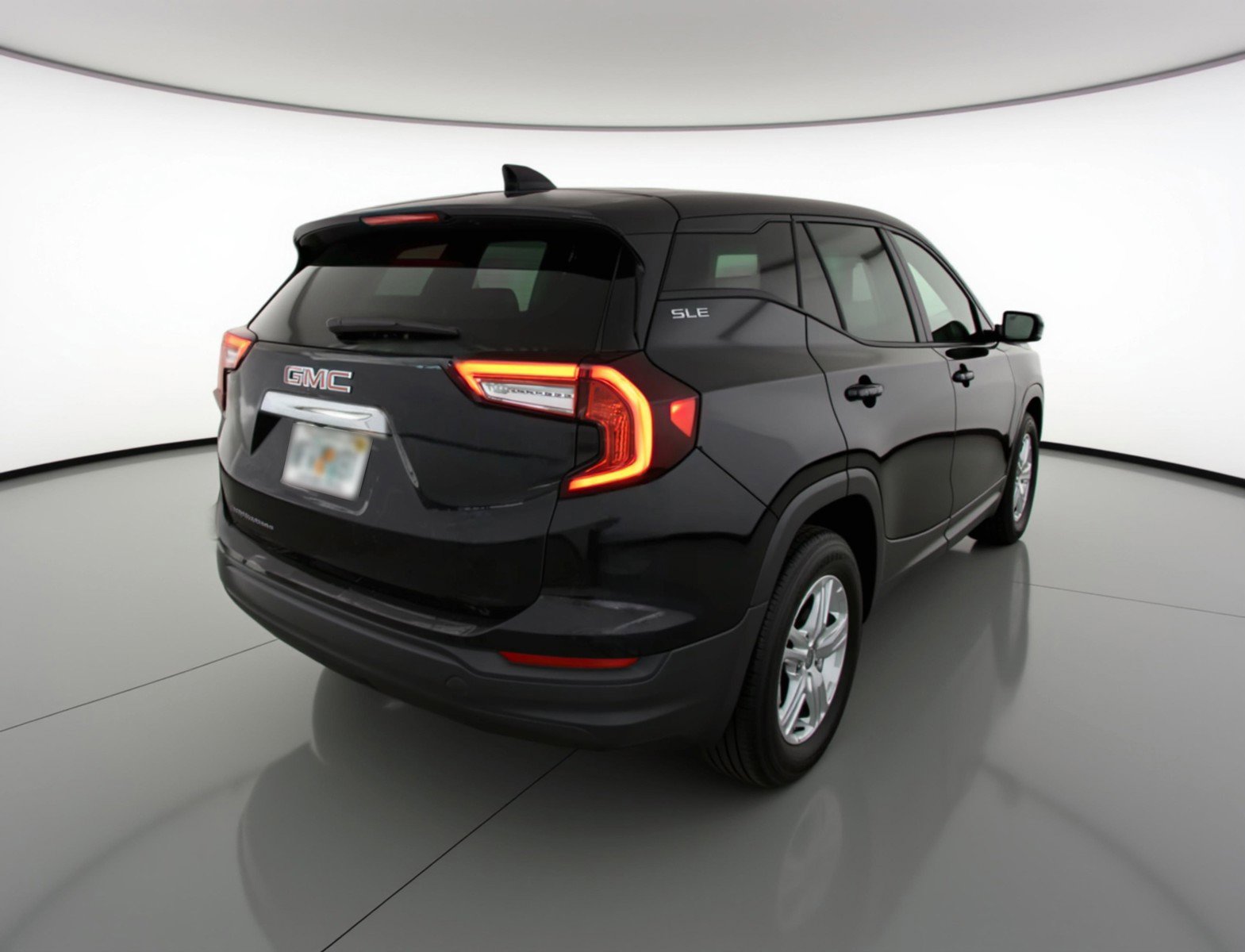 Used 2024 GMC Terrain SLE FWD image 9
