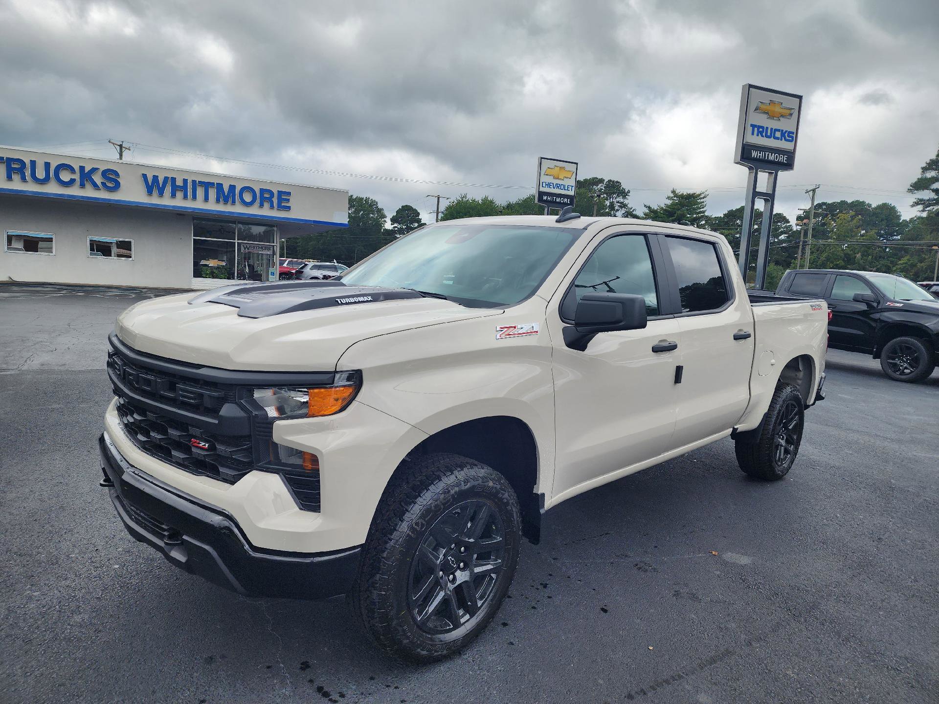 New 2026 Chevrolet Silverado 1500 Custom Trail Boss w/ Turbomax Blackout Package