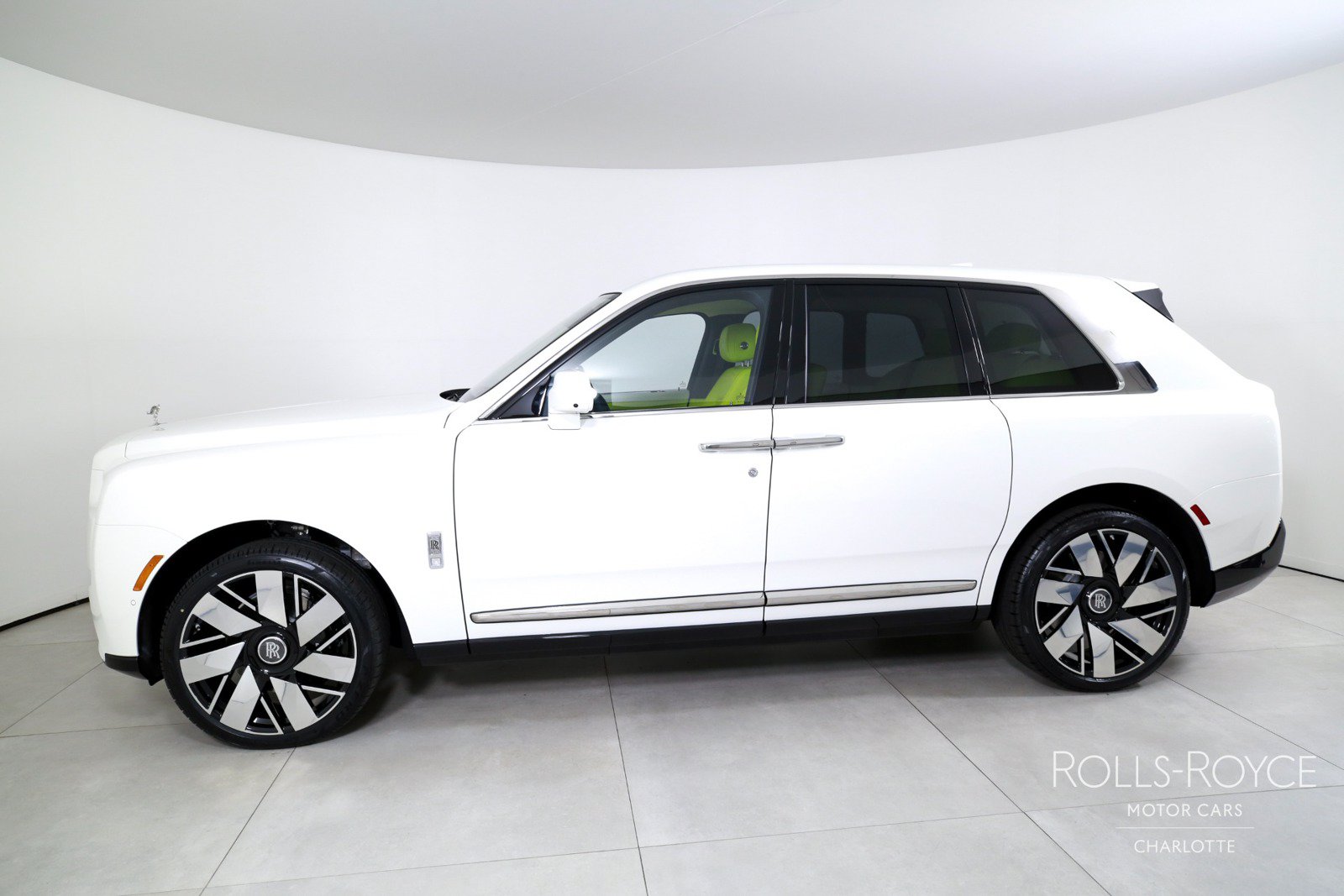 New 2026 Rolls-Royce Cullinan AWD/4WD image 3