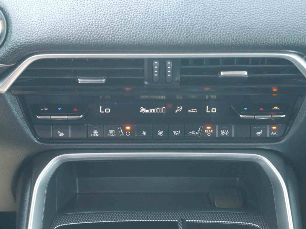 Used 2025 MAZDA CX-70 3.3 Turbo w/ Preferred Package image 8