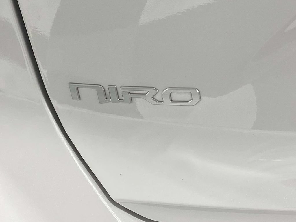 New 2026 Kia Niro Wind FWD image 9