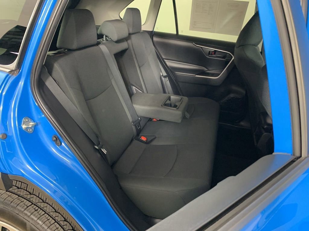 Used 2019 Toyota RAV4 LE w/ Carpet Mat Package AWD/4WD image 35