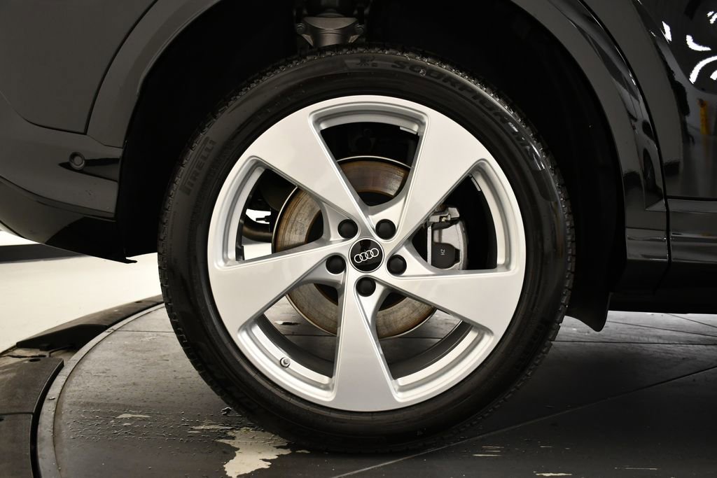 Used 2025 Audi Q5 Premium Plus w/ Premium Plus image 16