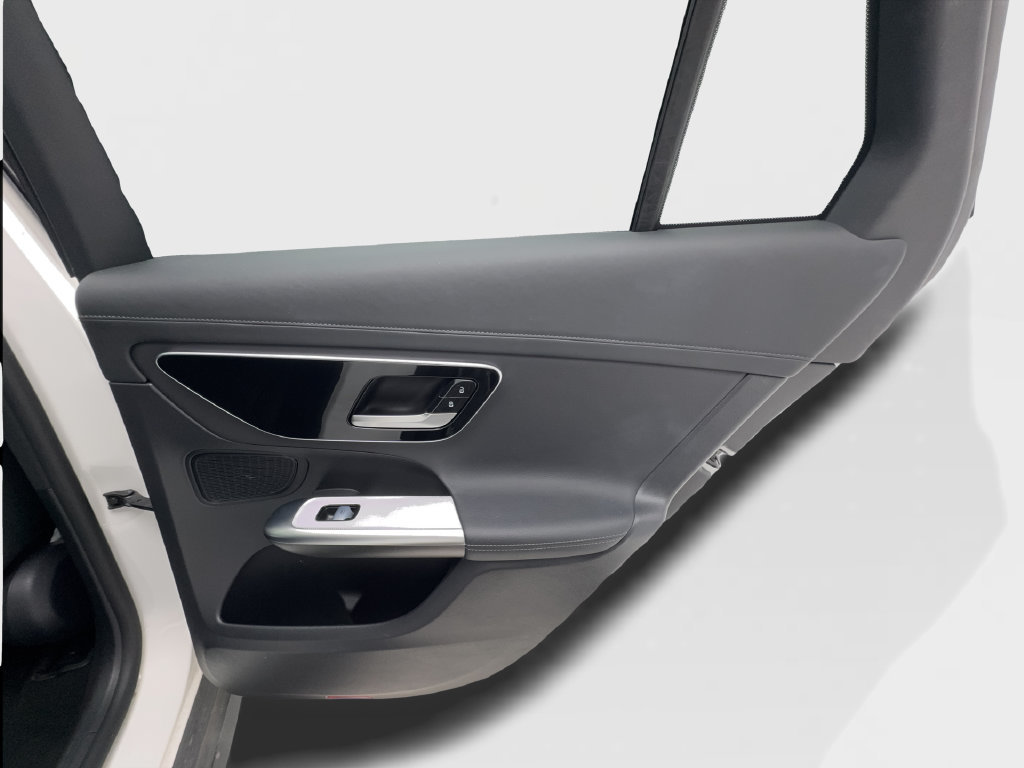 Used 2024 Mercedes-Benz GLC 300 image 30