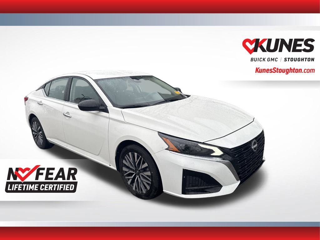 Used 2025 Nissan Altima 2.5 SV FWD image 3