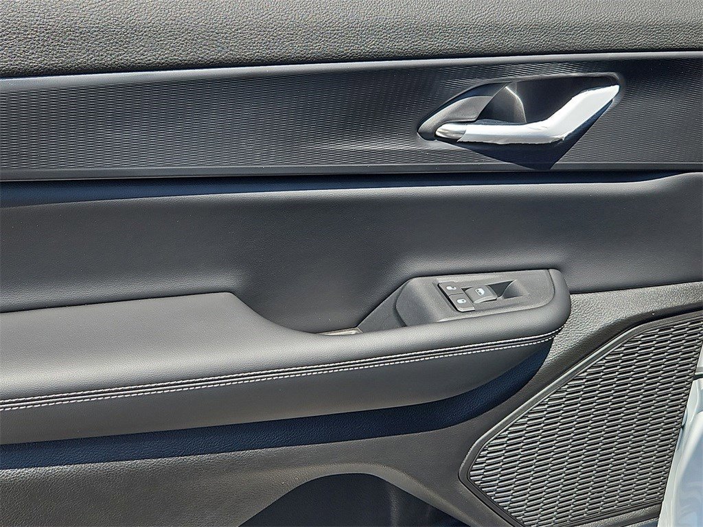 New 2025 Jeep Grand Cherokee L Laredo image 15