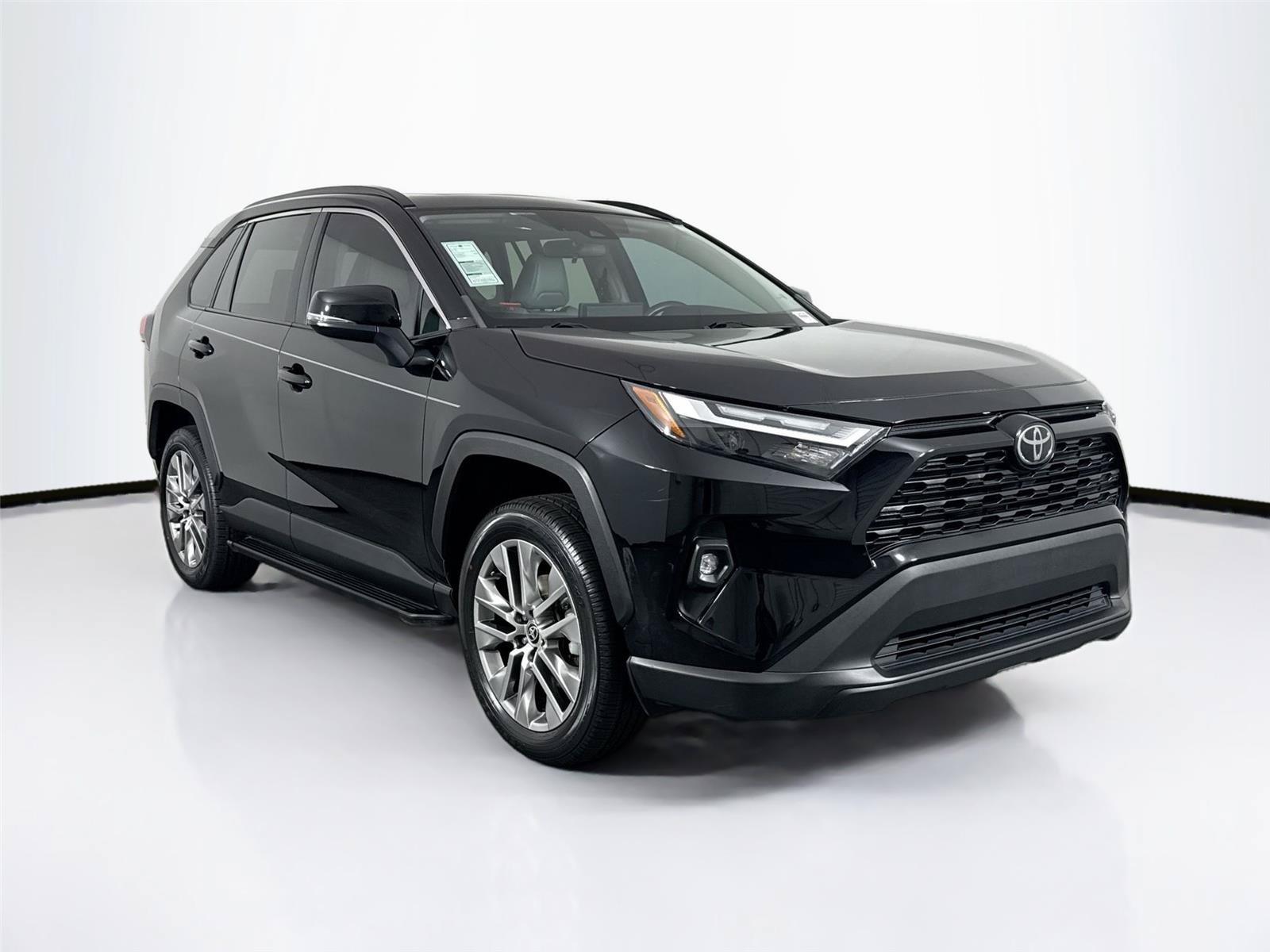 Certified 2022 Toyota RAV4 XLE Premium AWD/4WD image 9