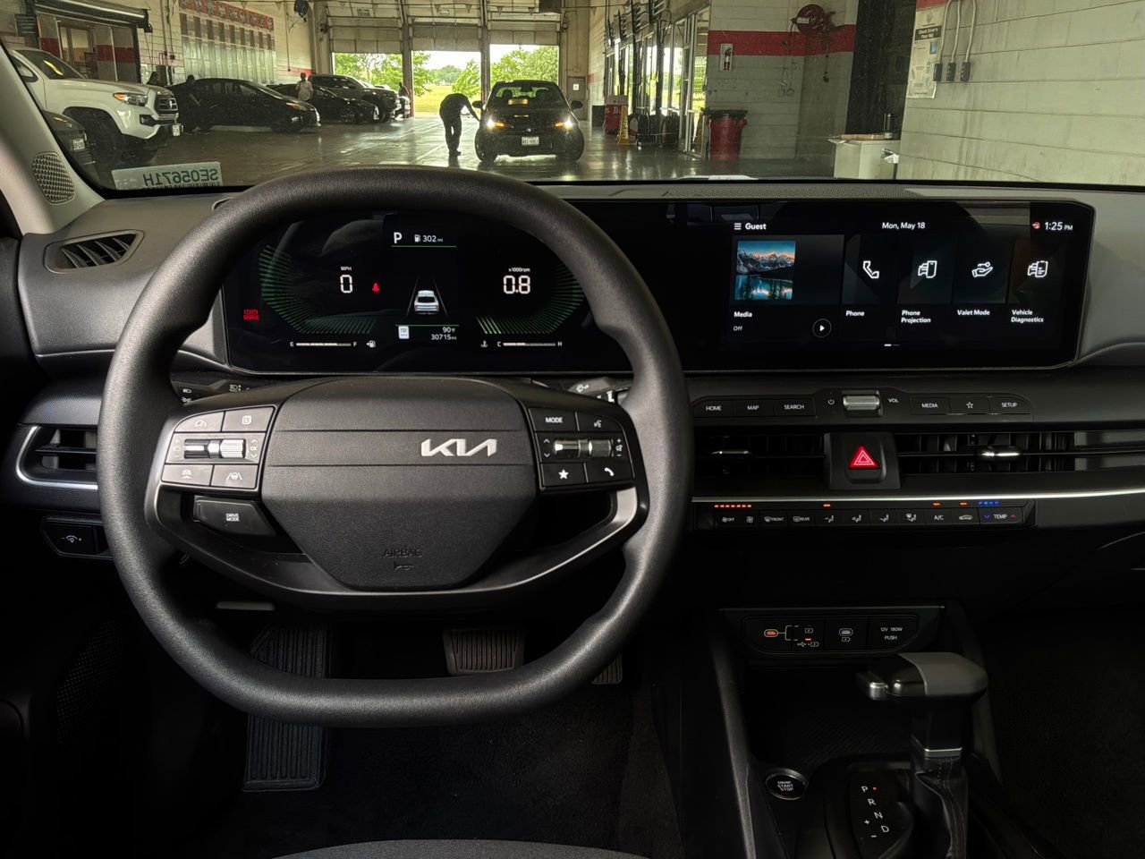 Used 2025 Kia K4 FWD image 13