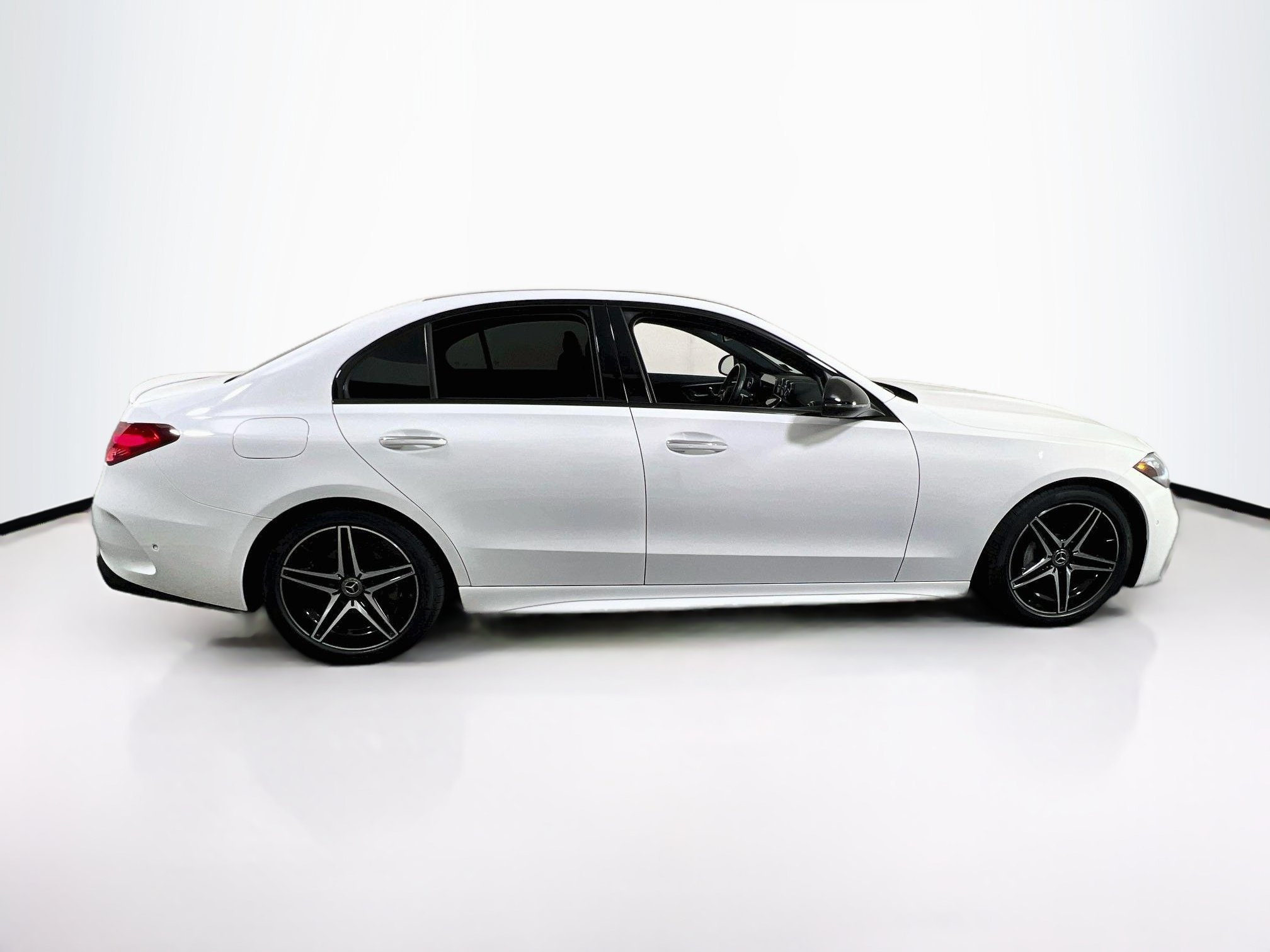 Used 2022 Mercedes-Benz C 300 4MATIC Sedan image 4
