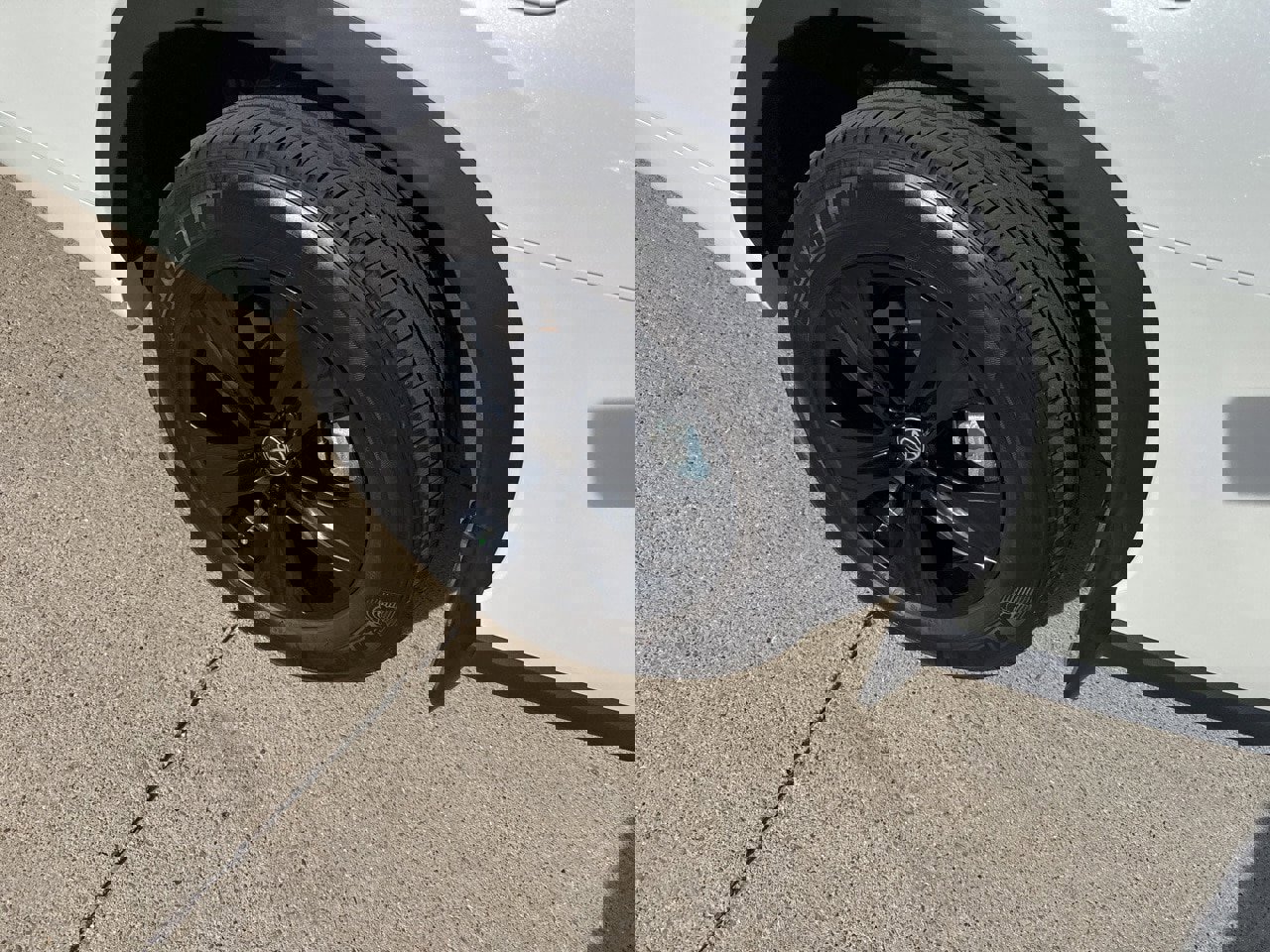 Used 2025 Toyota Highlander XLE image 10