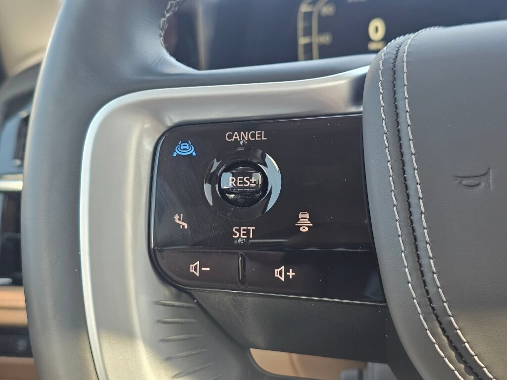 Used 2025 INFINITI QX80 Sensory AWD/4WD image 31