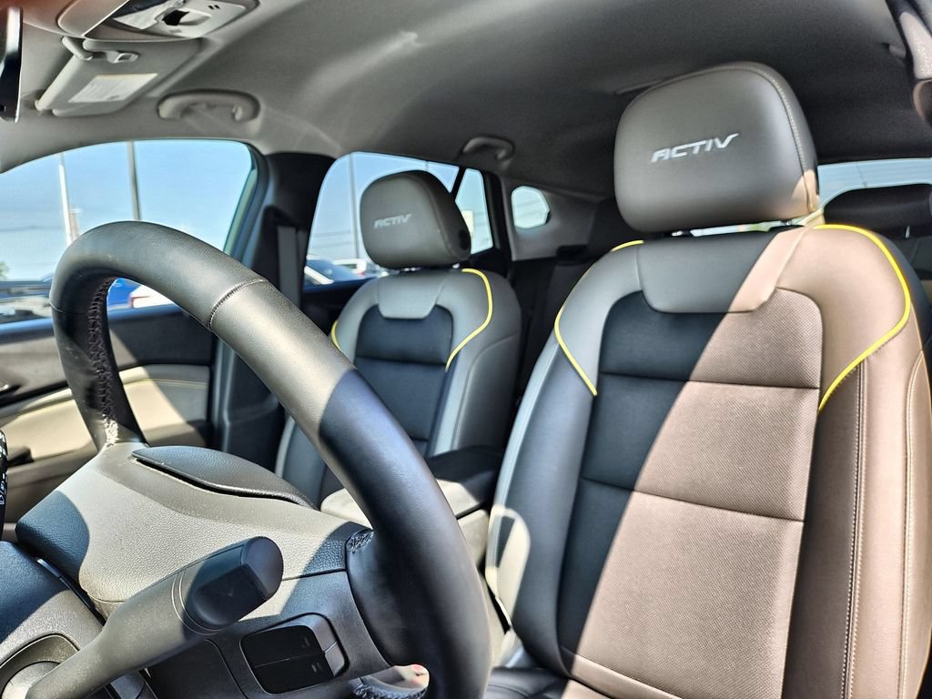 Used 2025 Chevrolet Trax ACTIV FWD image 11