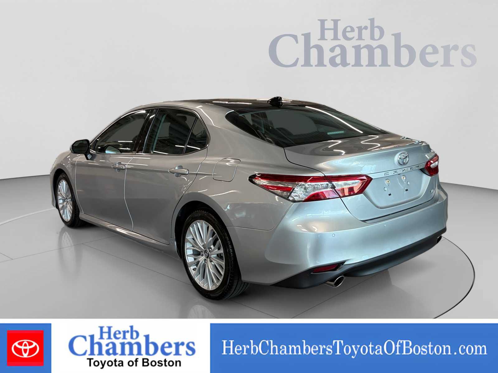Used 2018 Toyota Camry XLE w/ Driver Assist Package FWD image 3
