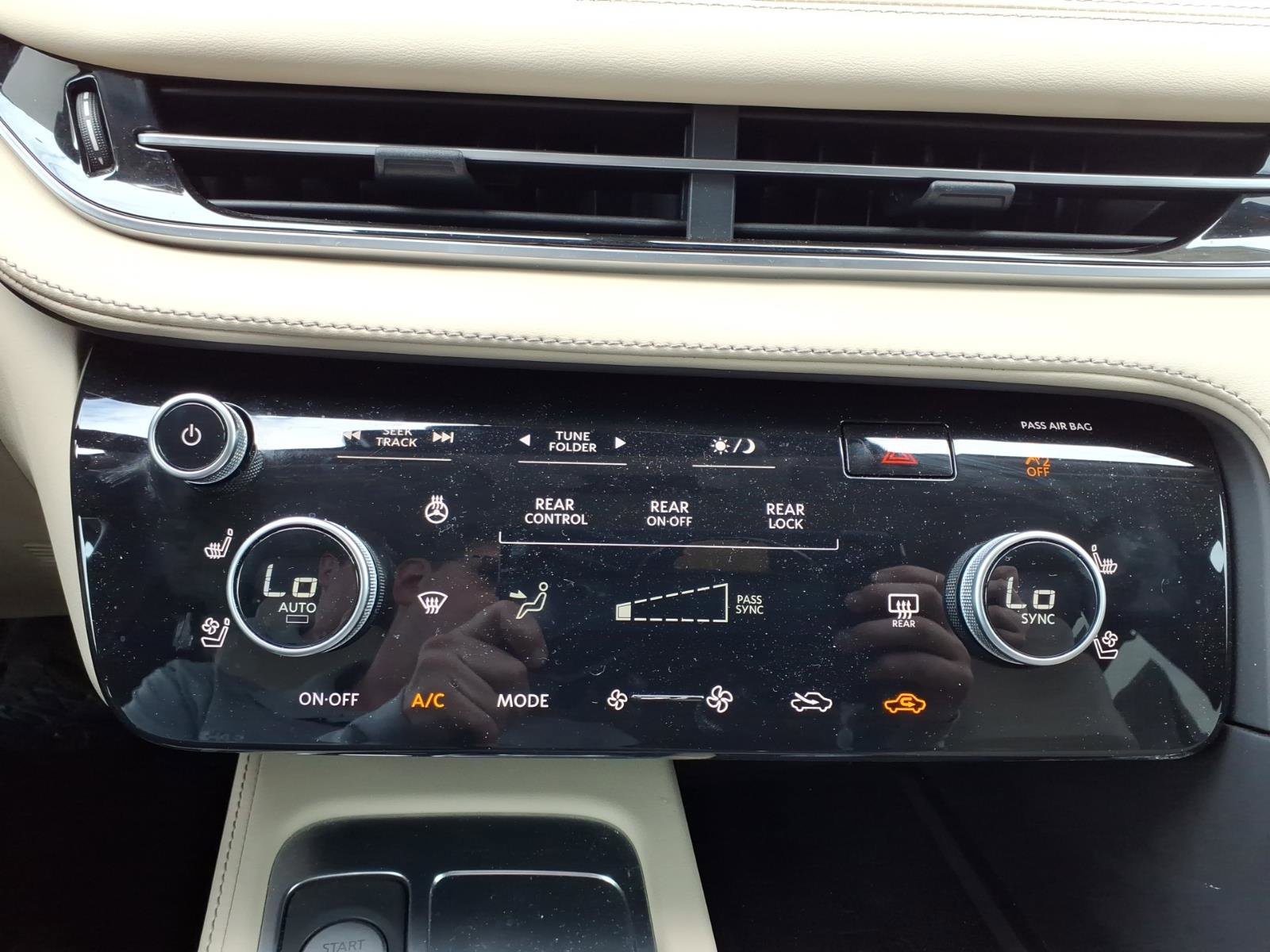 Used 2025 INFINITI QX60 Luxe w/ Cargo Package image 22