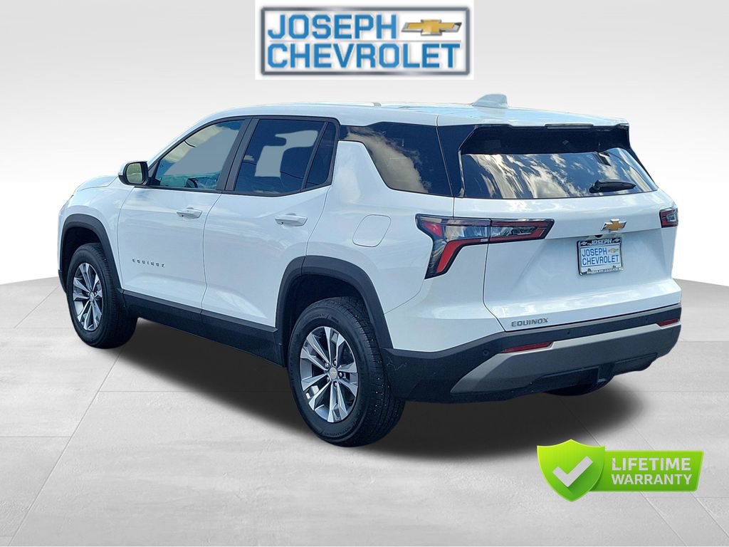 Used 2025 Chevrolet Equinox LT FWD image 3