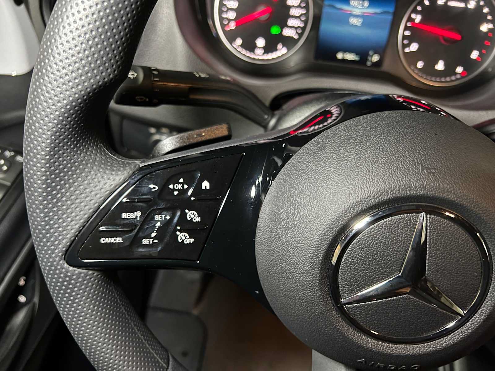 Used 2025 Mercedes-Benz Sprinter 2500 image 25