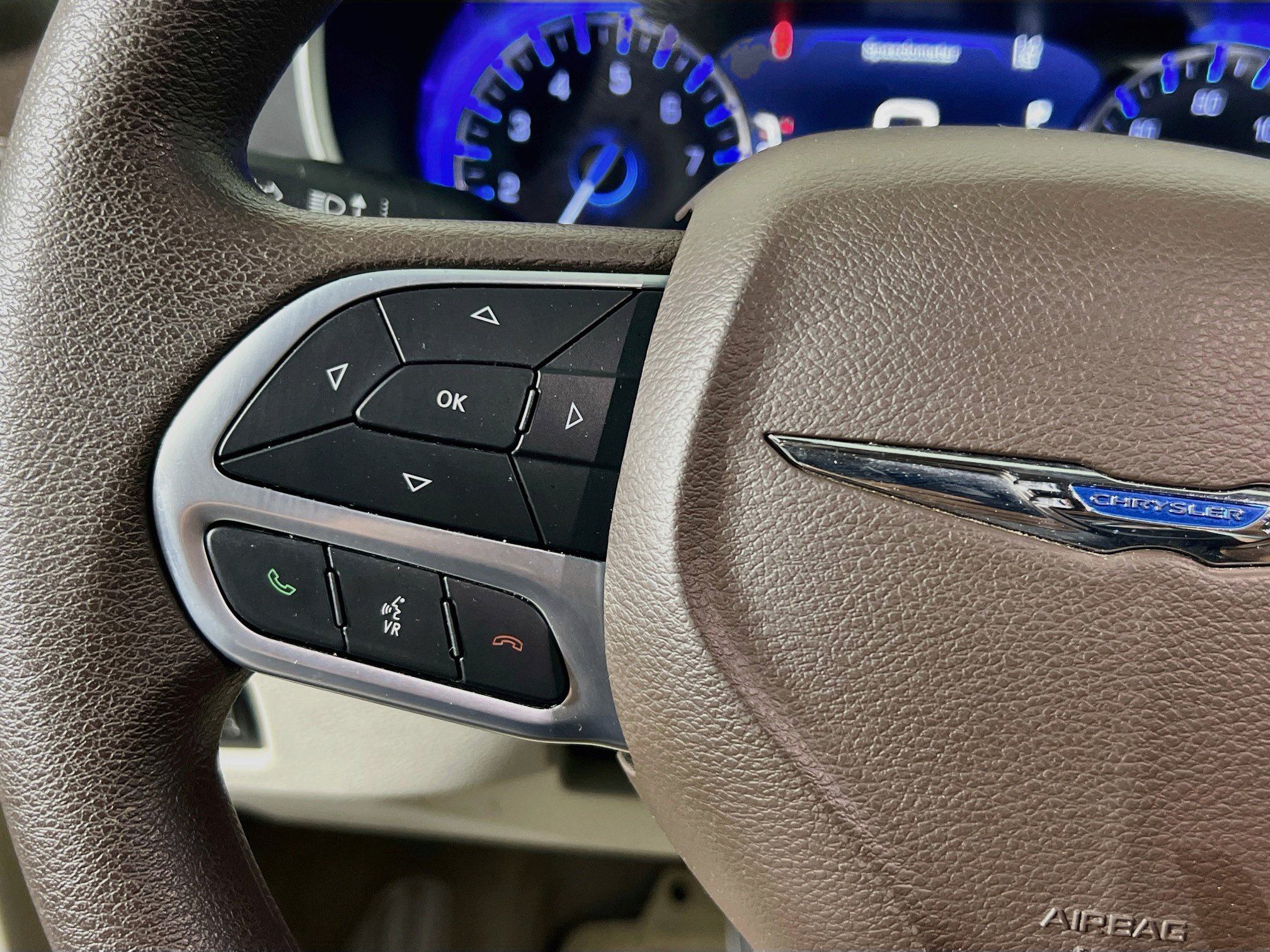 Used 2021 Chrysler Pacifica Touring FWD image 18